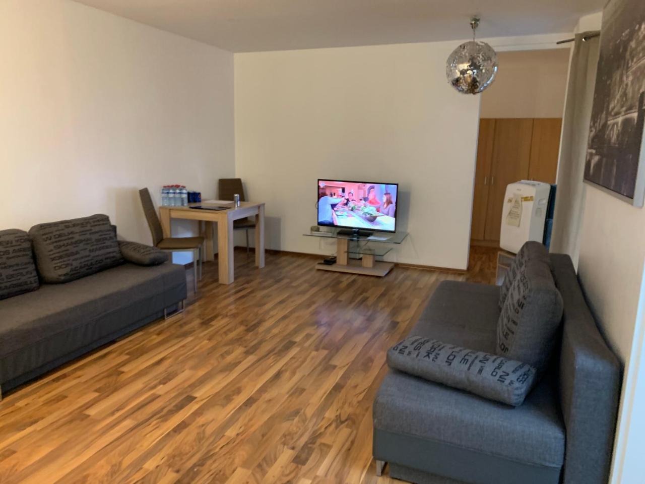 Ferienwohnung Kn Kahtan Boarding House München Exterior foto