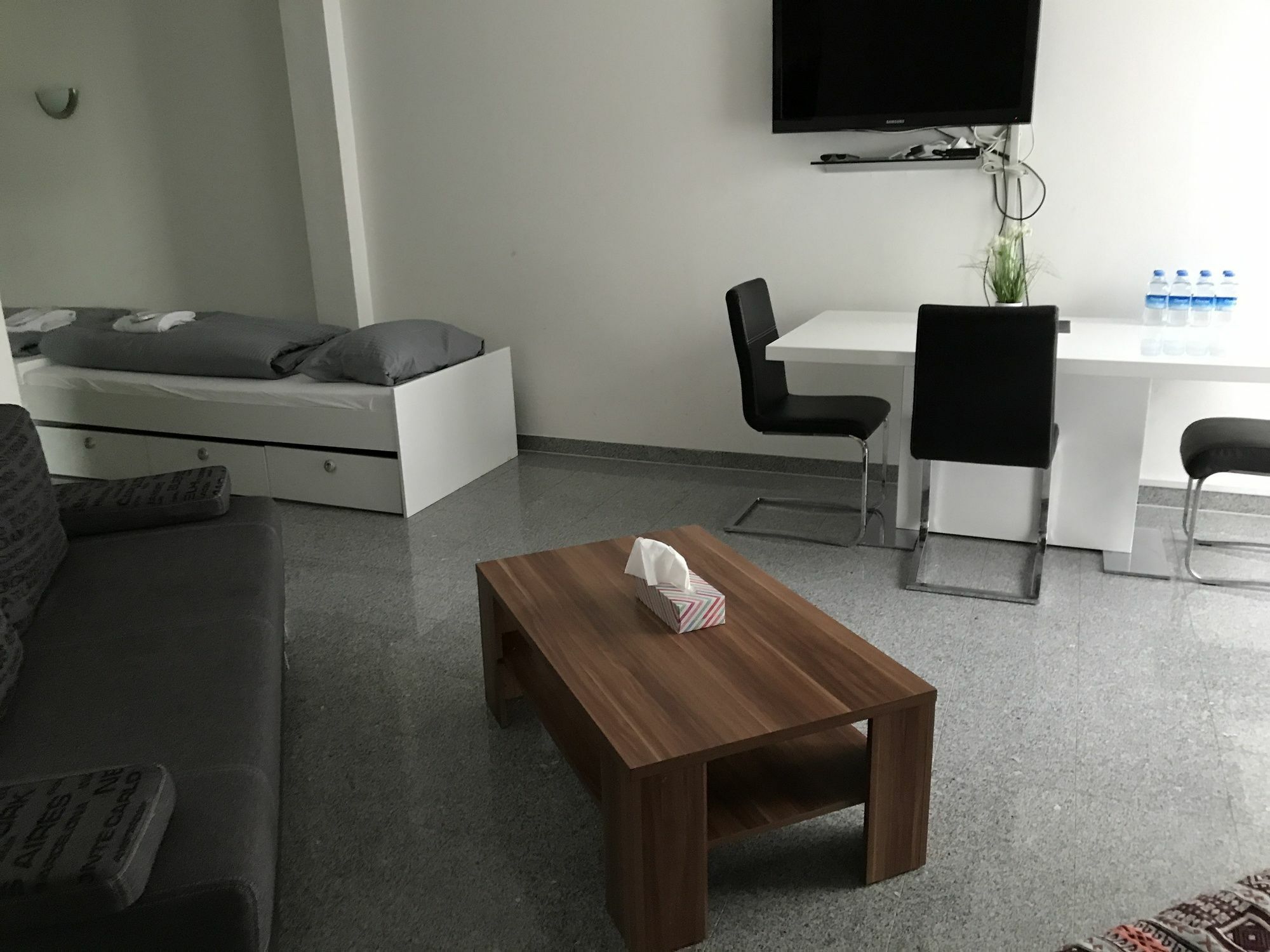 Ferienwohnung Kn Kahtan Boarding House München Exterior foto